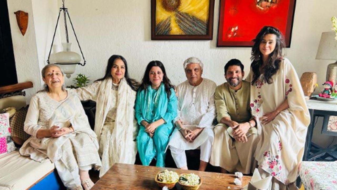 Shabana Azmi and Javed Akhtar wish fans on Eid with a wholesome family pic