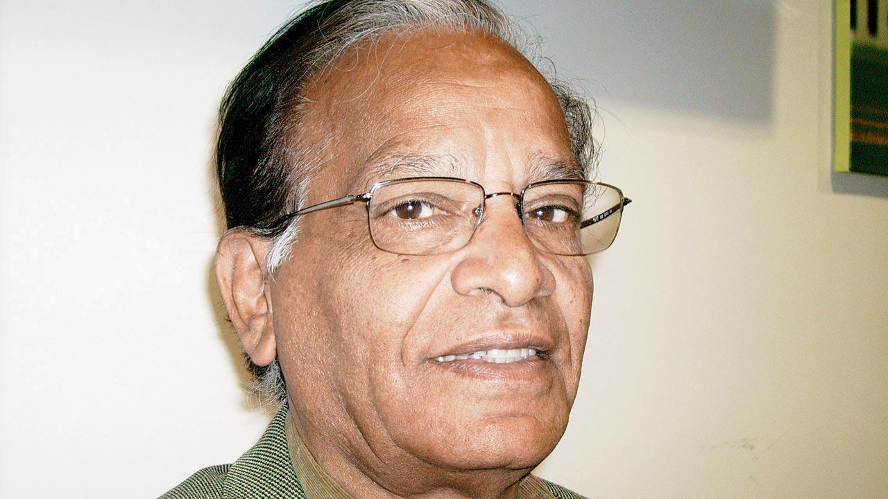 Qamar Ahmed, Veteran writer and broadcaster 