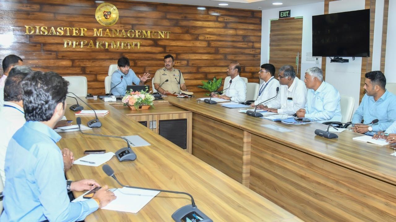 Speed up flyover works in coordination with railways, says top civic official