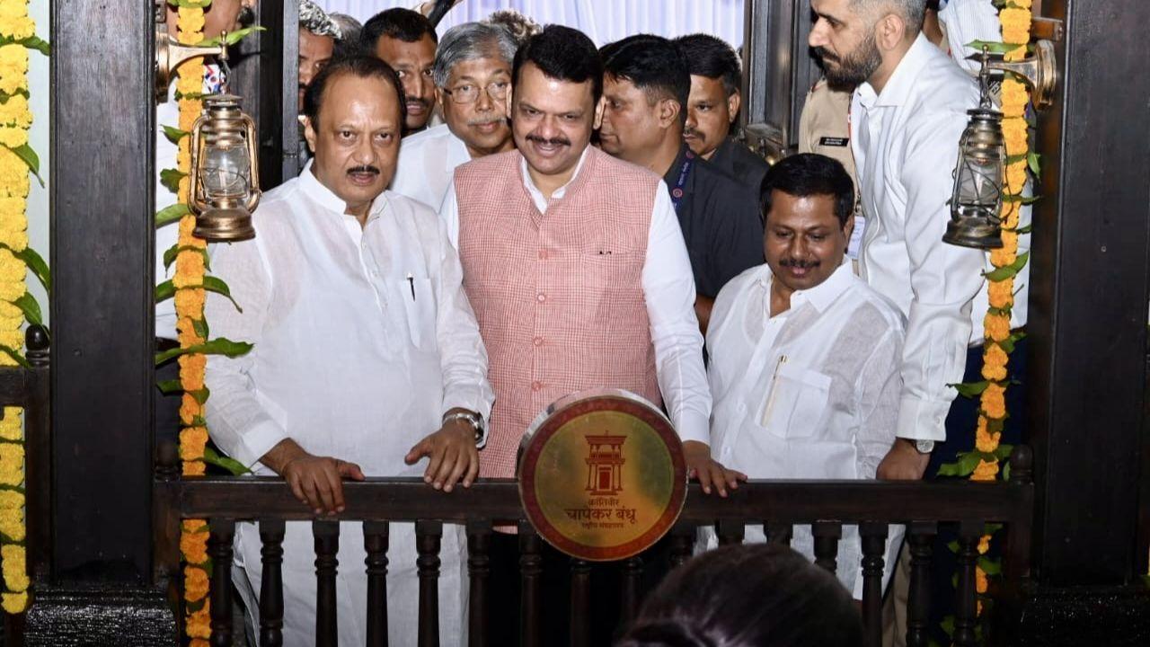Fadnavis inaugurates Chapekar memorial, hails incomparable valour