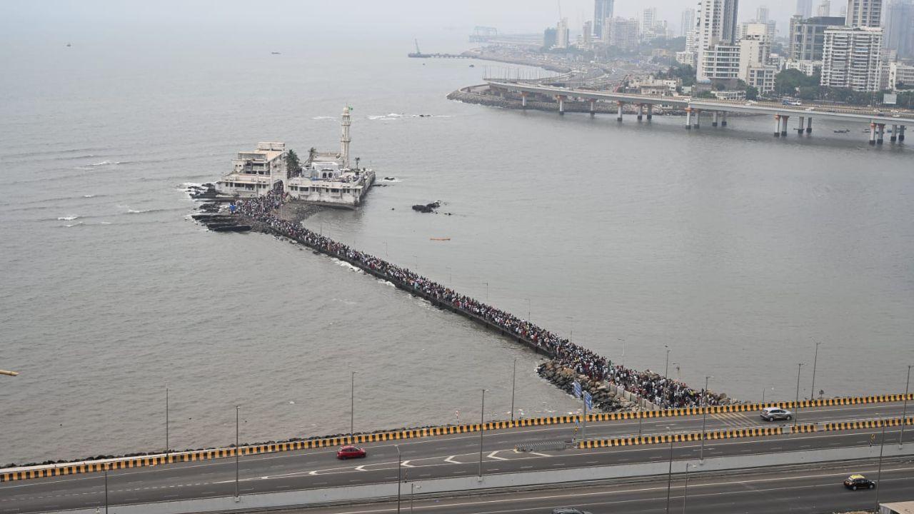For the second day of Ramzan Eid 2025, the Haji Ali Dargah Trust made several preparations, with 200 volunteers, 25 swimmers (in case people accidently fall into the sea), 78 CCTV cameras, and six CCTV camera operators