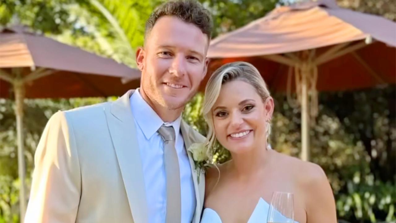 Veteran South African finisher David Miller married his longtime partner in May 2024. Known for his explosive batting, Miller is earning Rs 7.8 crore with LSG this season. Fans are eager to see if marriage brings added composure to his game