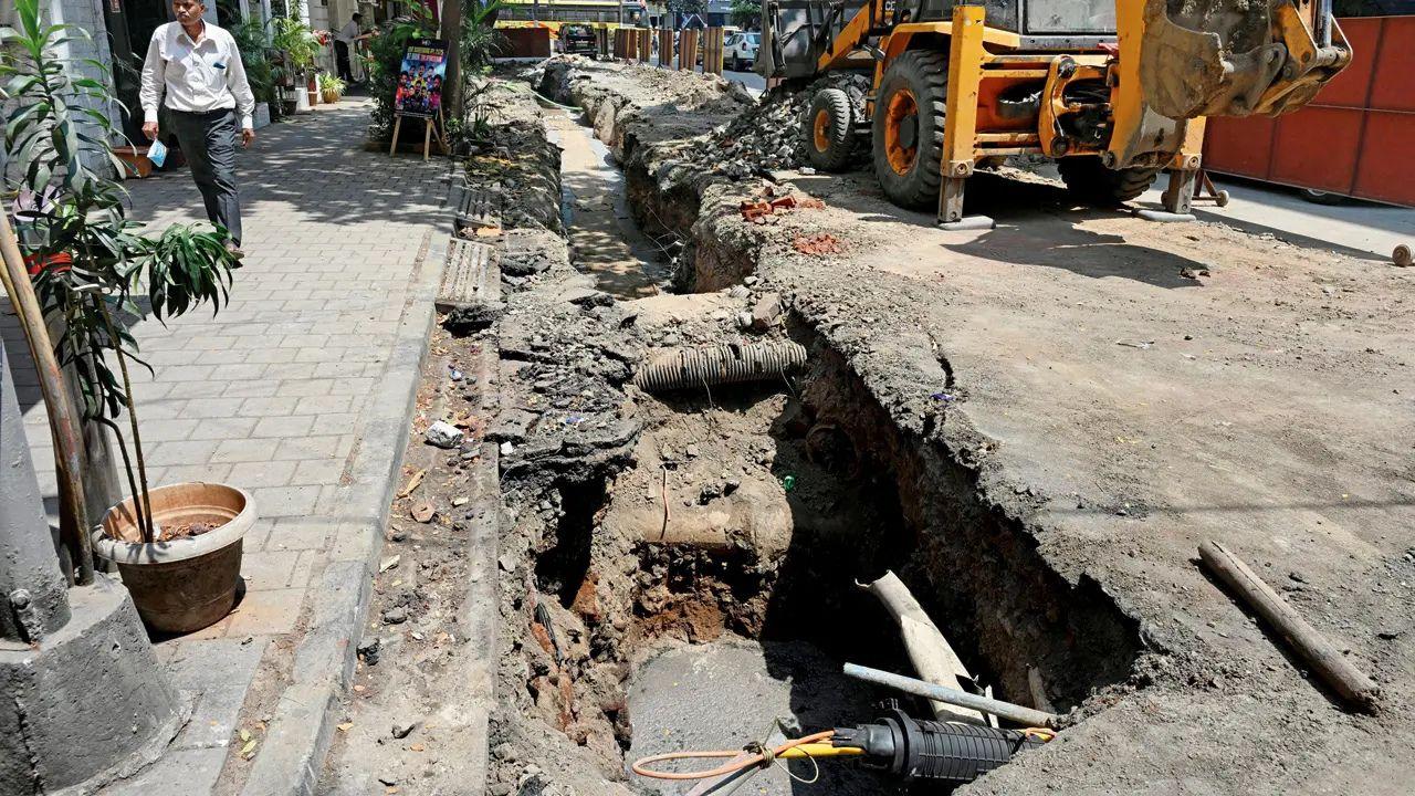 Roadwork in progress at Sukhatwala Lane, Fort, Mumbai, on April 5. Pic/ Atul Kamble