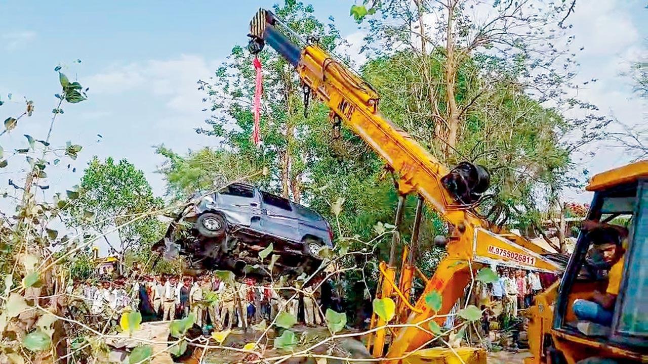 11 dead as van plunges into well in Madhya Pradesh