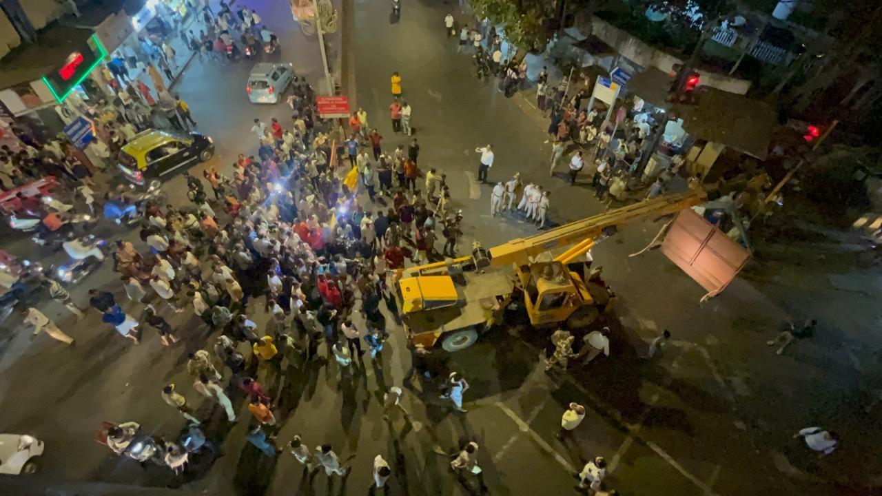 The officials planned to close the Elphinstone Bridge on the night of April 25