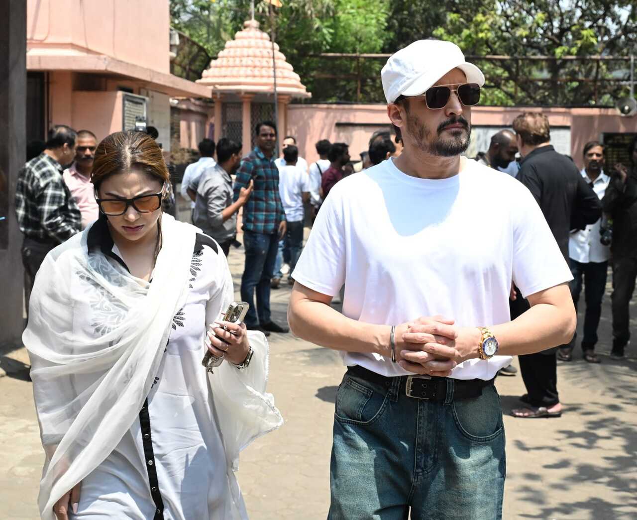 Actor Jimmy Sheirgill at the funeral