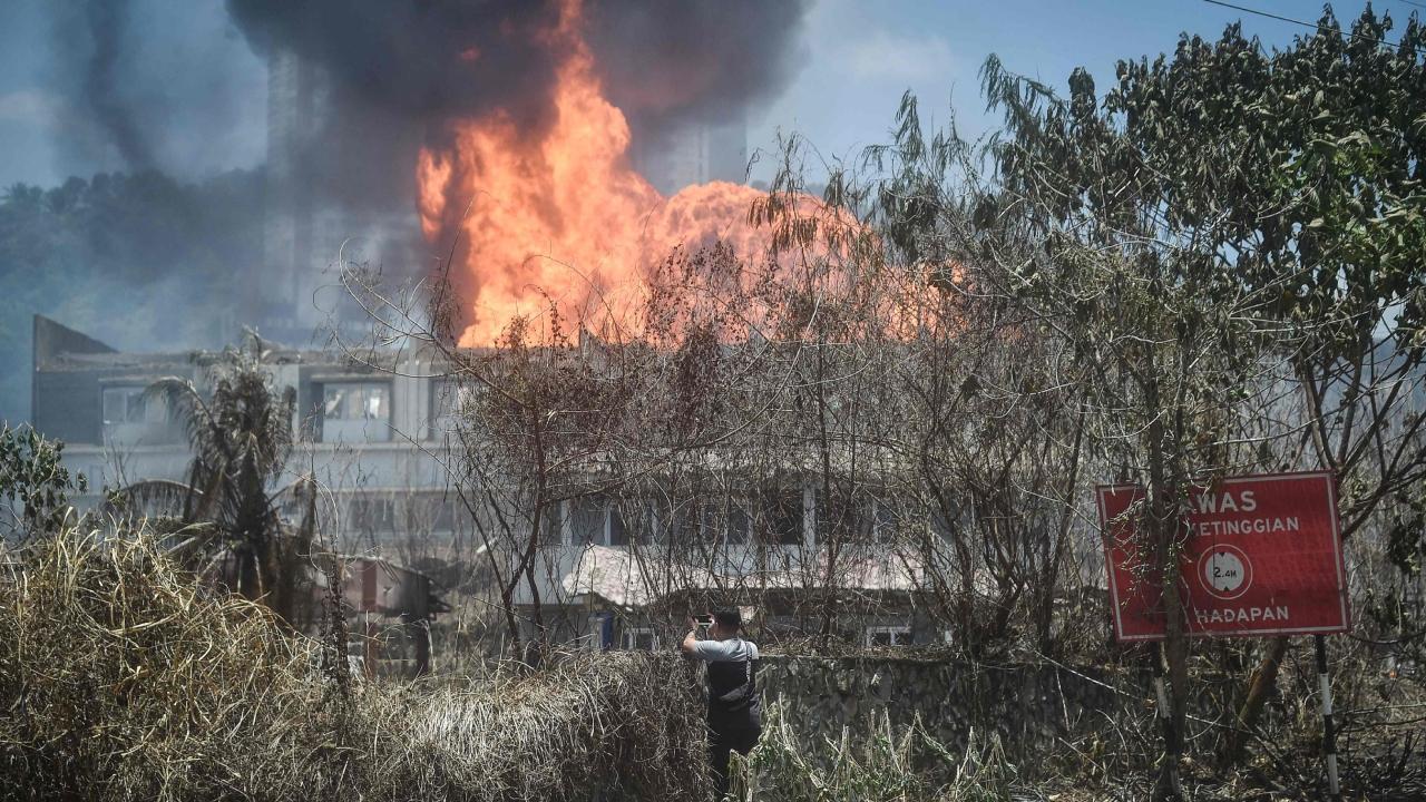 Malaysia gas pipeline inferno injures 100: fire officials