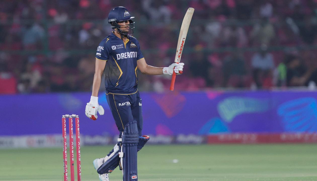 Gill was at his fluent best, smashing four towering sixes and five elegant boundaries during his 50-ball innings.