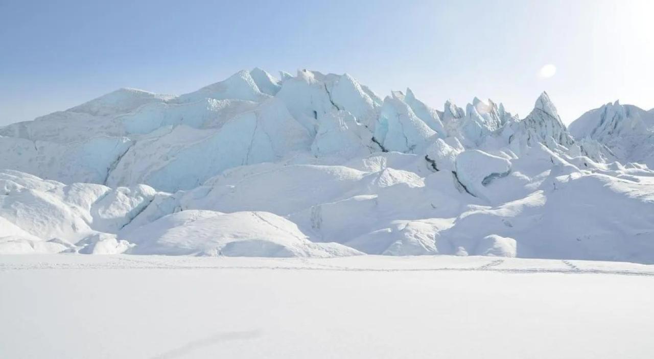 Experts warn of a water crisis as Himalayan snowfall shrinks sharply
