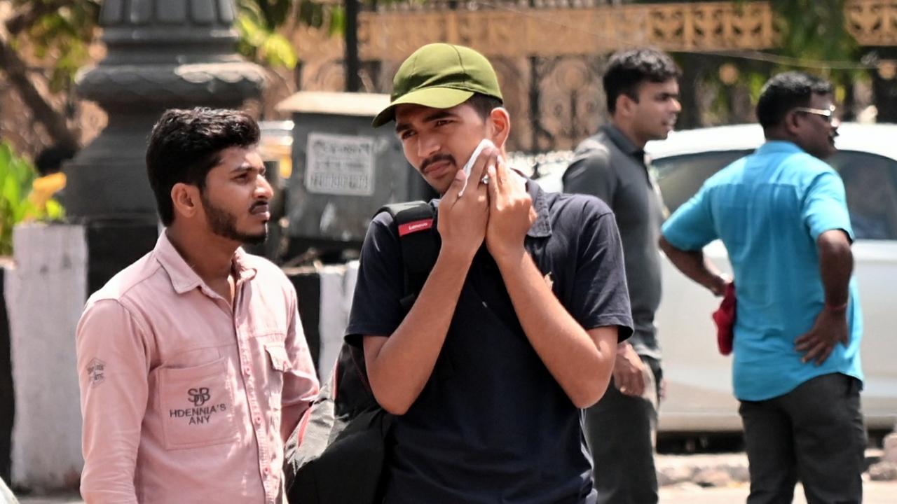 The Santacruz observatory in suburban Mumbai recorded a maximum temperature of 33.8 degrees Celsius and a minimum temperature of 26.8 degrees Celsius, the IMD stated in its weather bulletin