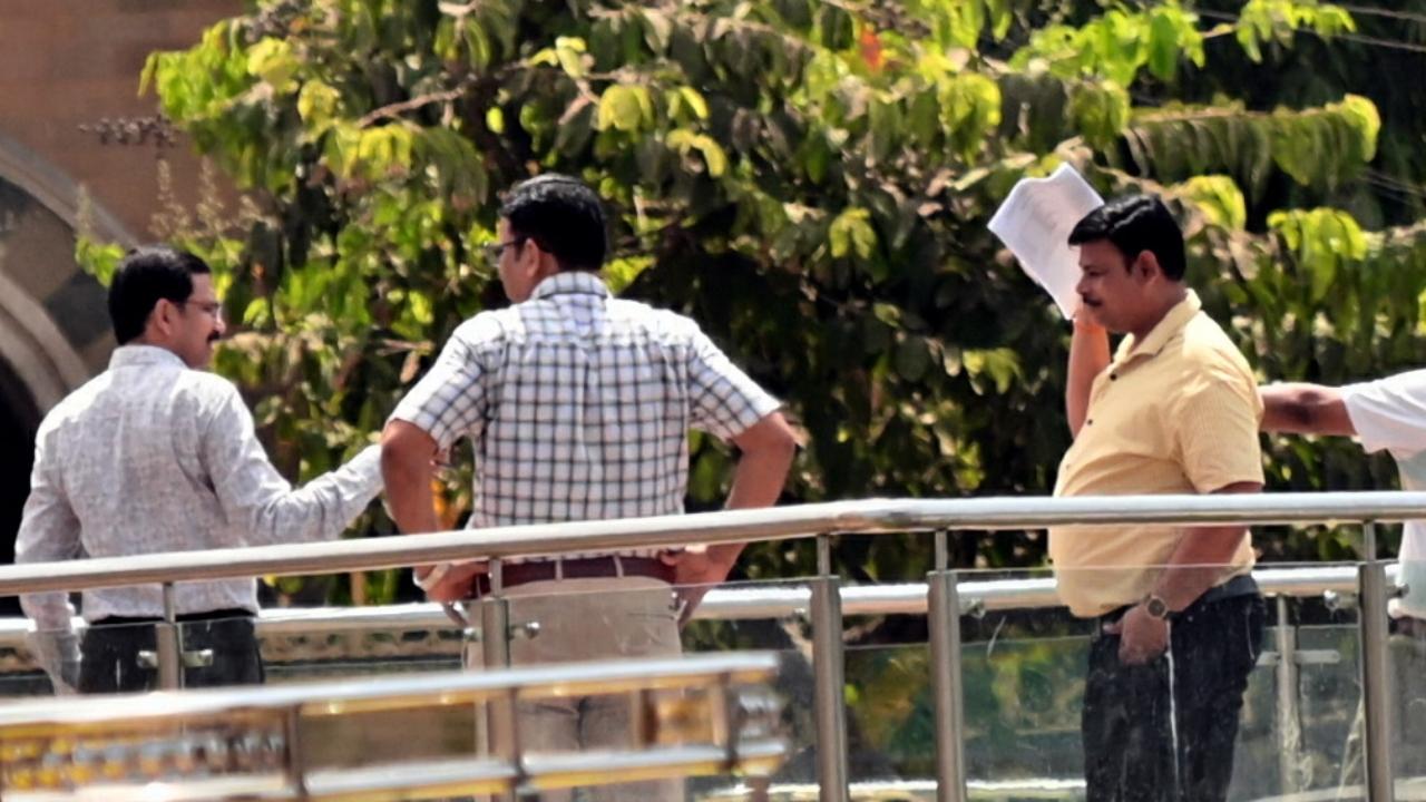 The weather department's data showed that the city observatory in Colaba recorded a maximum temperature of 34.1 degrees Celsius and a minimum temperature of 26.2 degrees Celsius on Monday