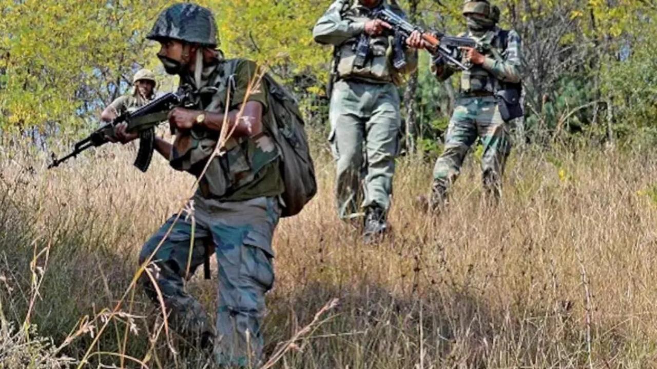  J-K: Indian Army tightens security measures on NH-44 to thwart terror movement