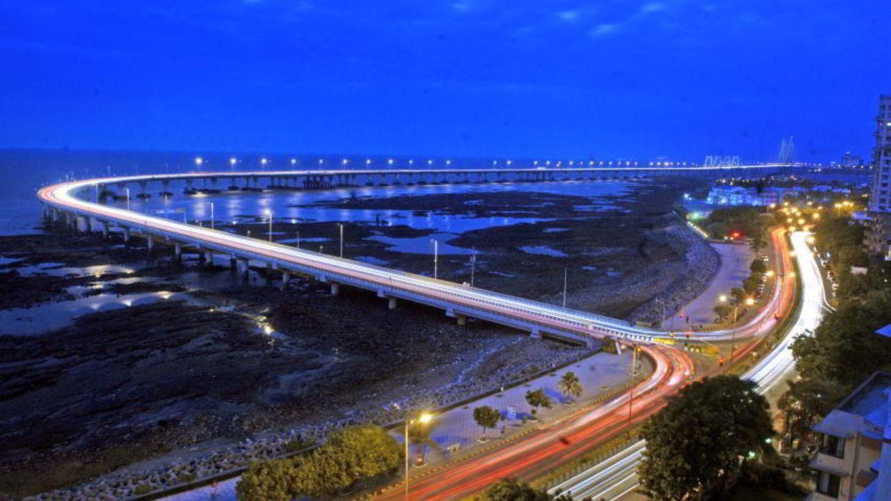 Scenic capture of the Bandra-Worli Sea Link, a true symbol of Mumbai’s modern infrastructure