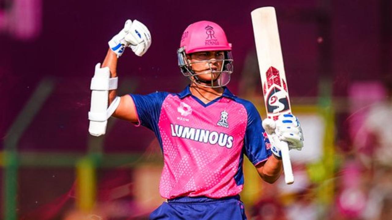 Yashasvi Jaiswal played a glorious knock of 75 runs, which came off just 47 deliveries. The Sawai Mansingh Stadium witnessed the stylish left-hander smash 10 boundaries and two maximums during his innings