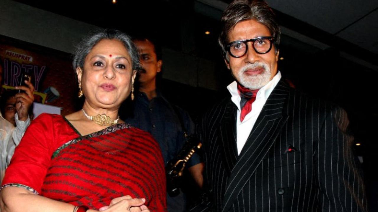 Watch! Big B lifts Jaya Bachchan in his arms while singing Mere Angne Mein