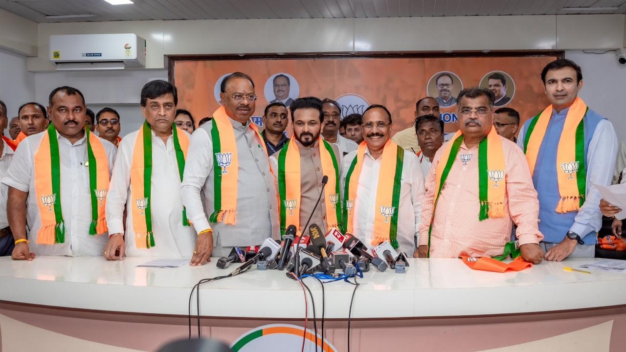 Former Indian cricketer Kedar Jadhav joins BJP