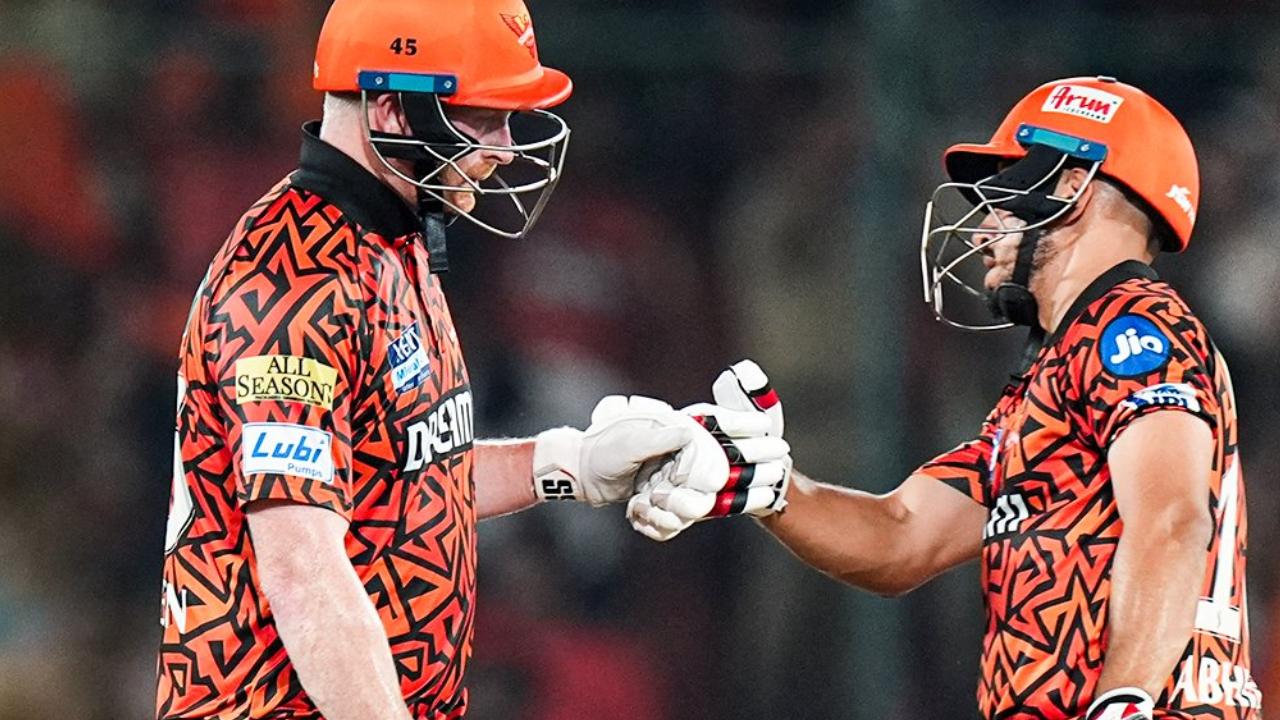 It was Heinrich Klaasen’s gritty knock that rescued Hyderabad from total collapse. The South African wicketkeeper-batter stepped up under pressure, producing a powerful 71 off 44 deliveries, laced with seven boundaries and three sixes. Klaasen formed a crucial 99-run stand with Abhinav Manohar, who contributed a composed 43 off 37 balls, helping SRH reach a somewhat respectable total after a disastrous start