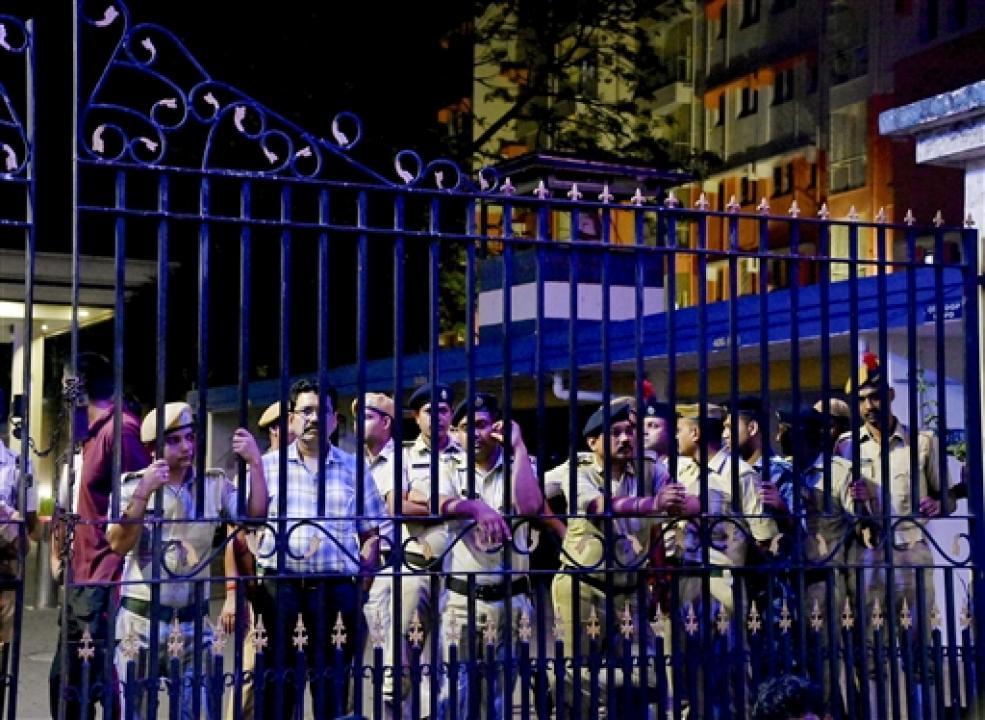 IN PHOTOS: Riot-hit residents and BJP workers protest at Kolkata police HQ