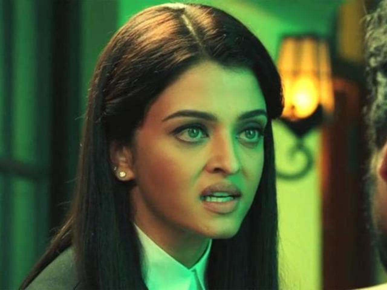 Aishwarya Rai in Jazbaa




Anuradha, an honest lawyer and a single mother, finds herself in a do-or-die situation when her daughter Sanaya is kidnapped. The kidnapper then blackmails her to defend a rapist, Miyaaz Shaikh






 


