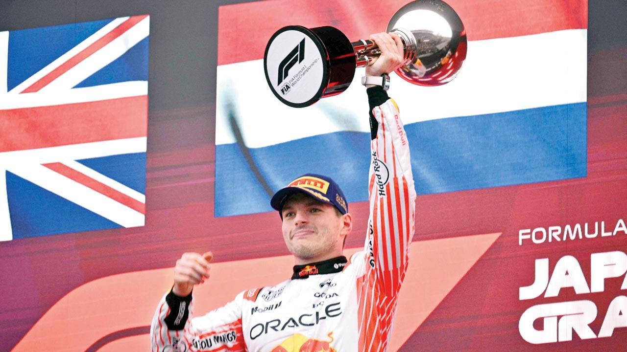 Verstappen holds off McLarens for 4th Suzuka win