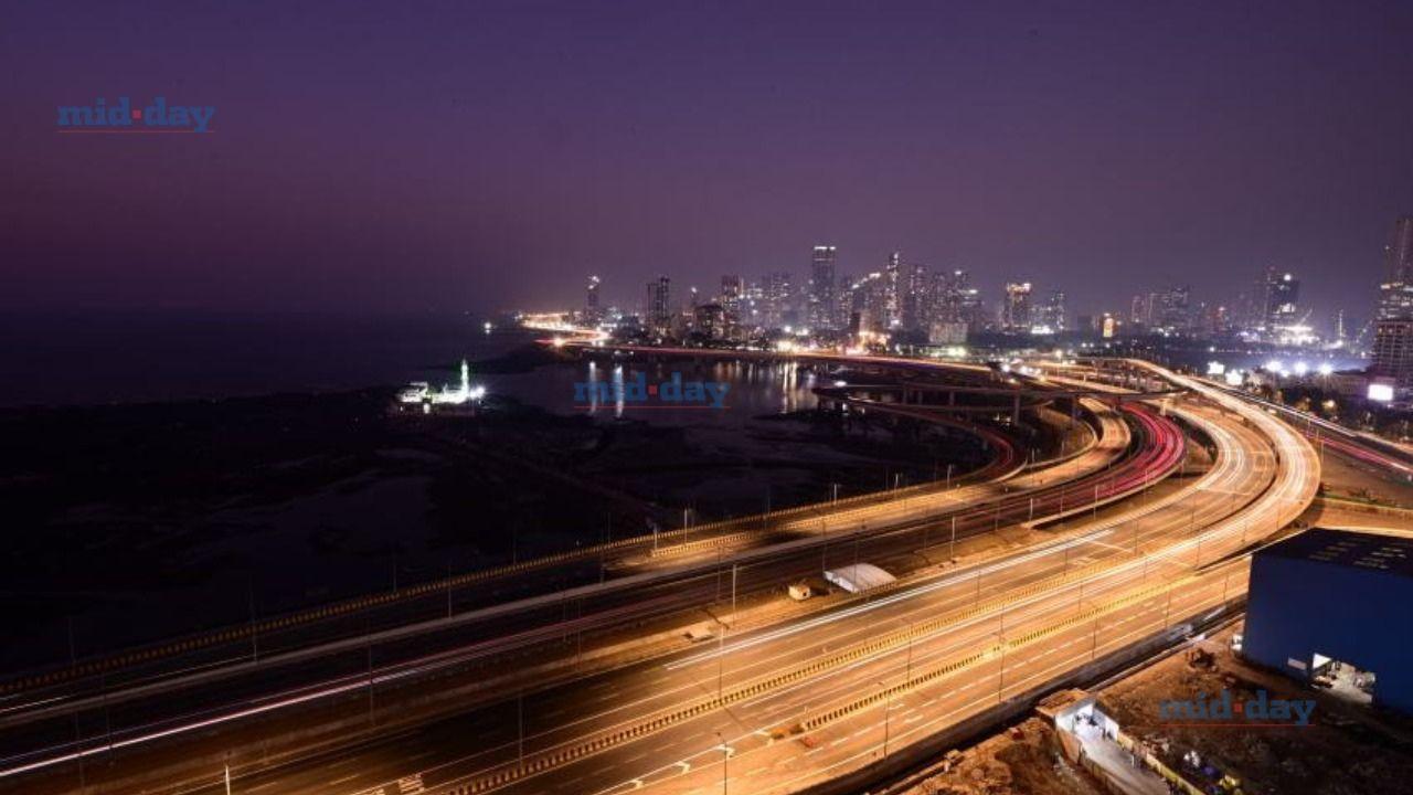 A night view of the Mumbai Coastal Road opposite Haji Ali Dargah 