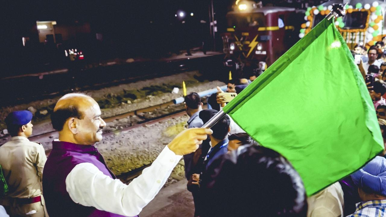 Om Birla and MP CM flag off train connecting Ambedkar's birthplace, praise Modi