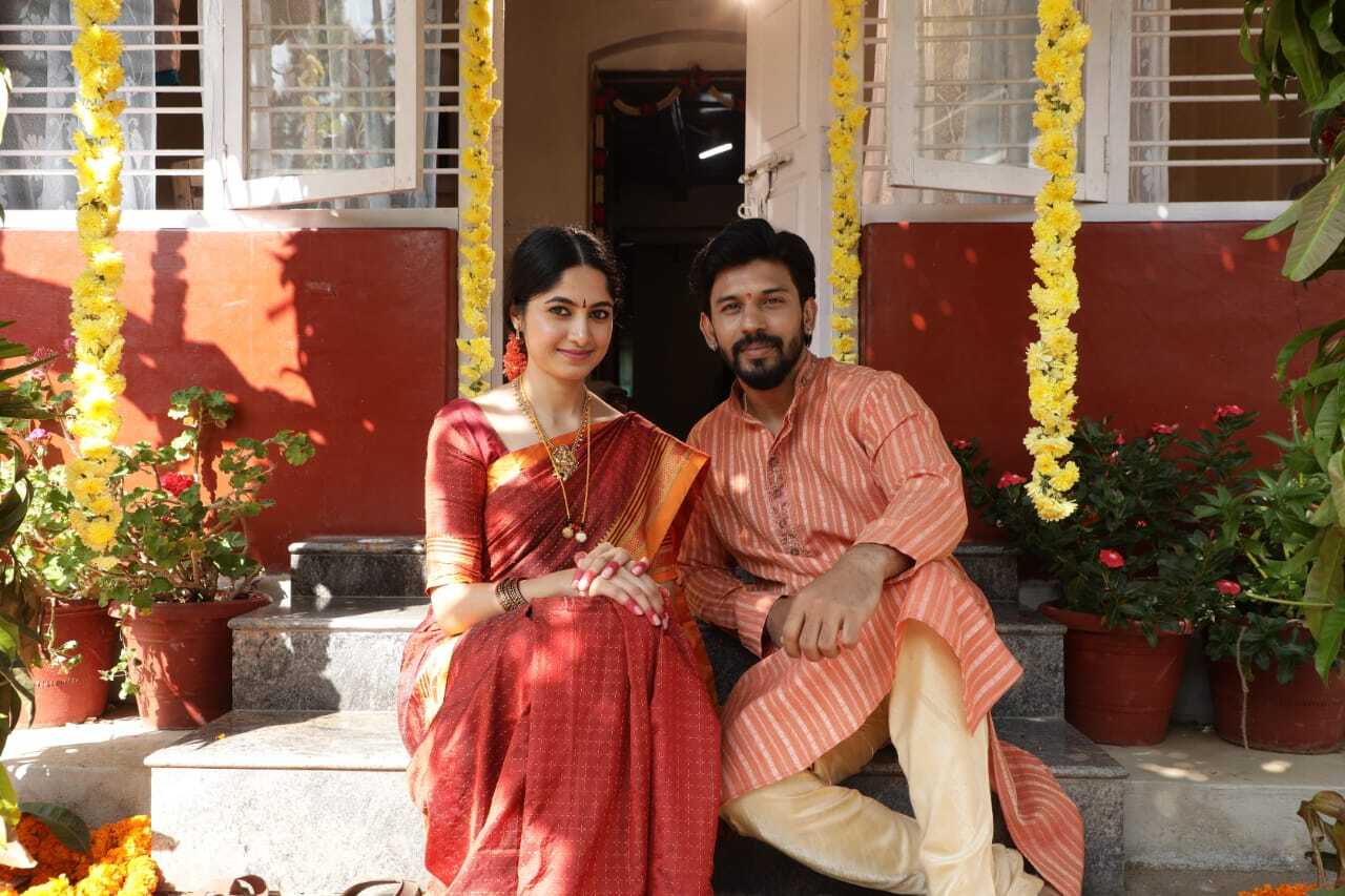 Ayyana Mane (ZEE5, April 25)
Newlywed Jaji moves to her husband’s home and discovers secrets linked to mysterious deaths in the family and a sacred Kondayya idol. Yet another death in the house sets her on the quest for truth