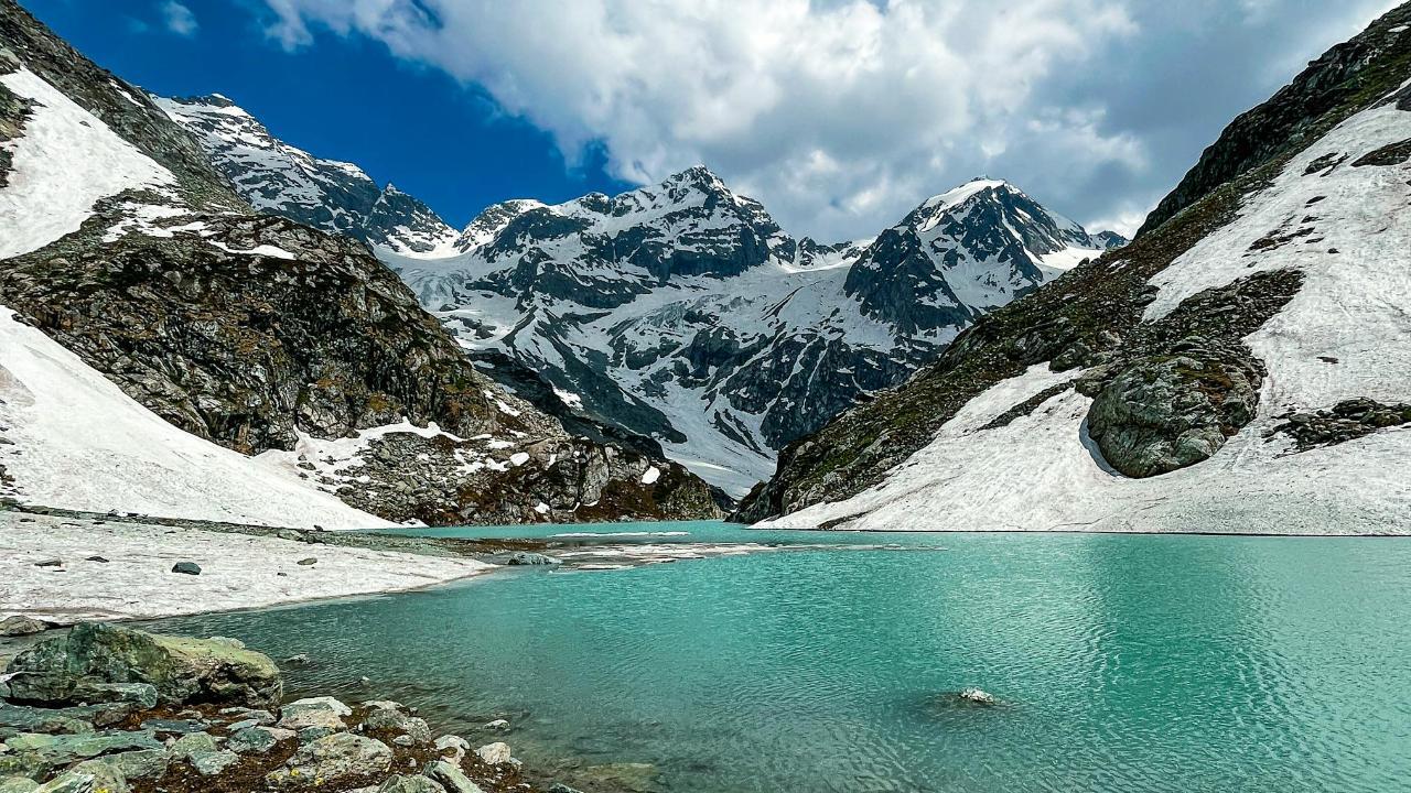 Pahalgam terror attack: Shutdown to addt'l flights, what tourists need to know