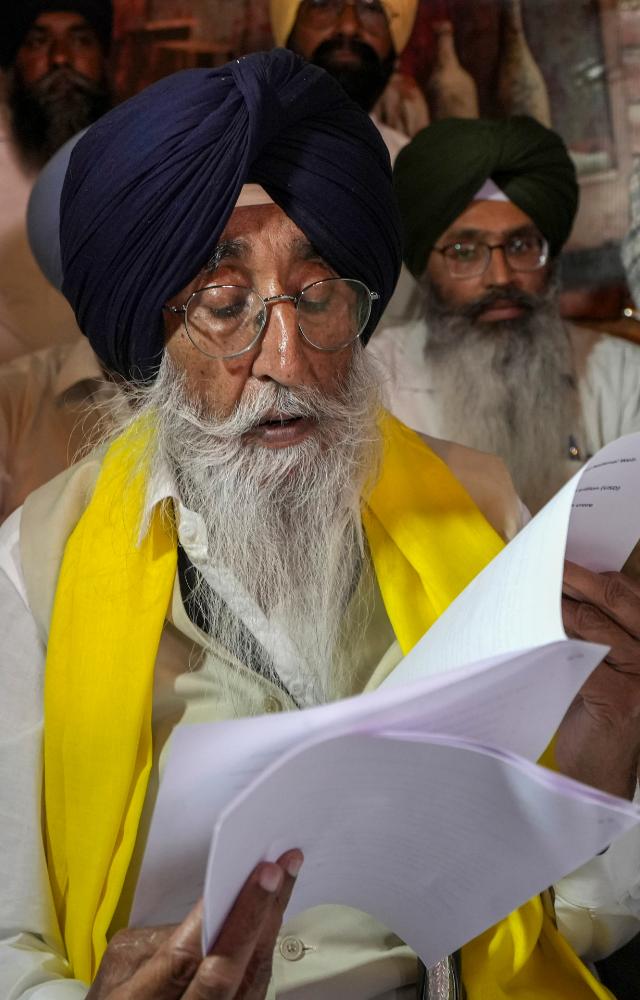 The agitation was led by Shiromani Akali Dal President Simranjit Singh Mann 