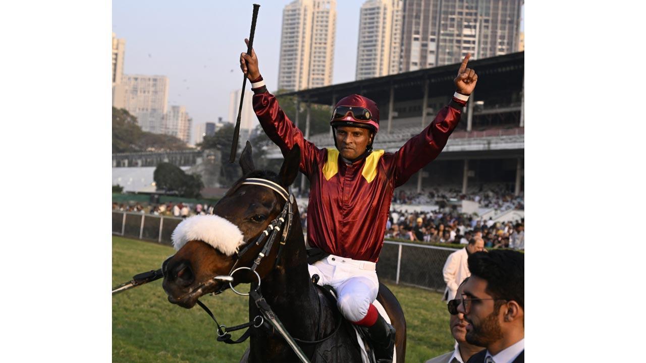 Terrific Trevor, super Sandesh delight crowds on final day