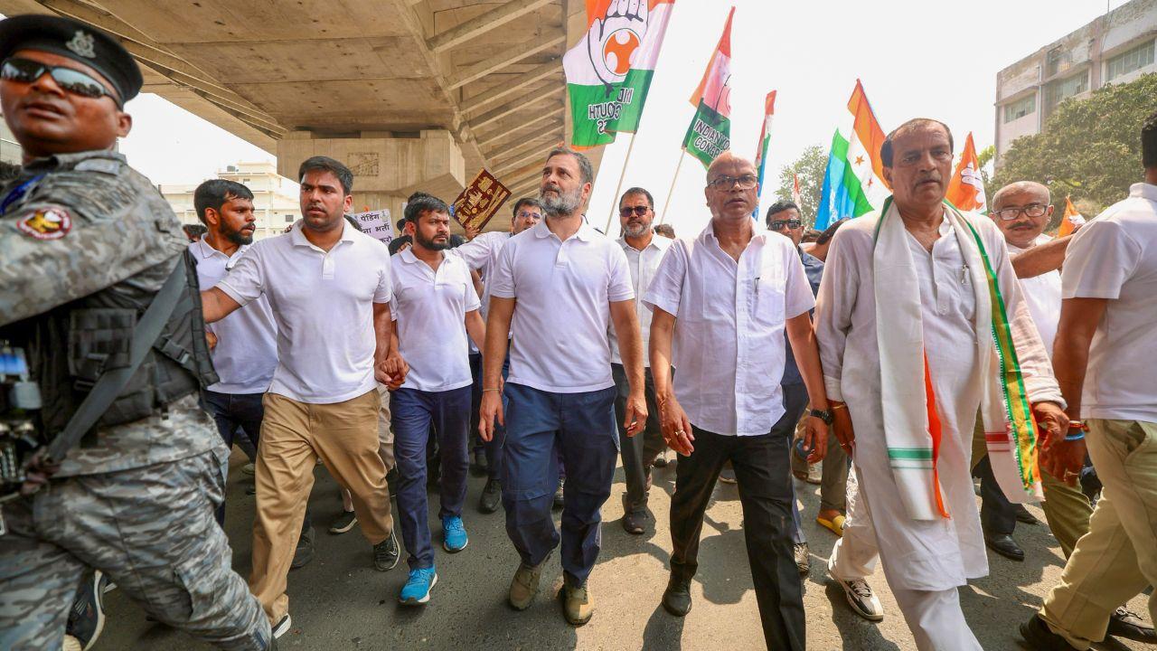 The Lok Sabha LoP also requested the youth to wear white t-shirts to pressurise the Bihar government