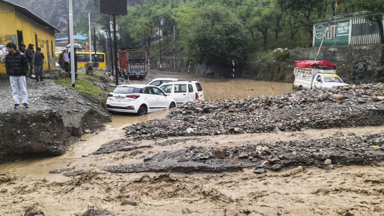 Heavy rains trigger landslides in Ramban, Jammu-Srinagar National Highway shut