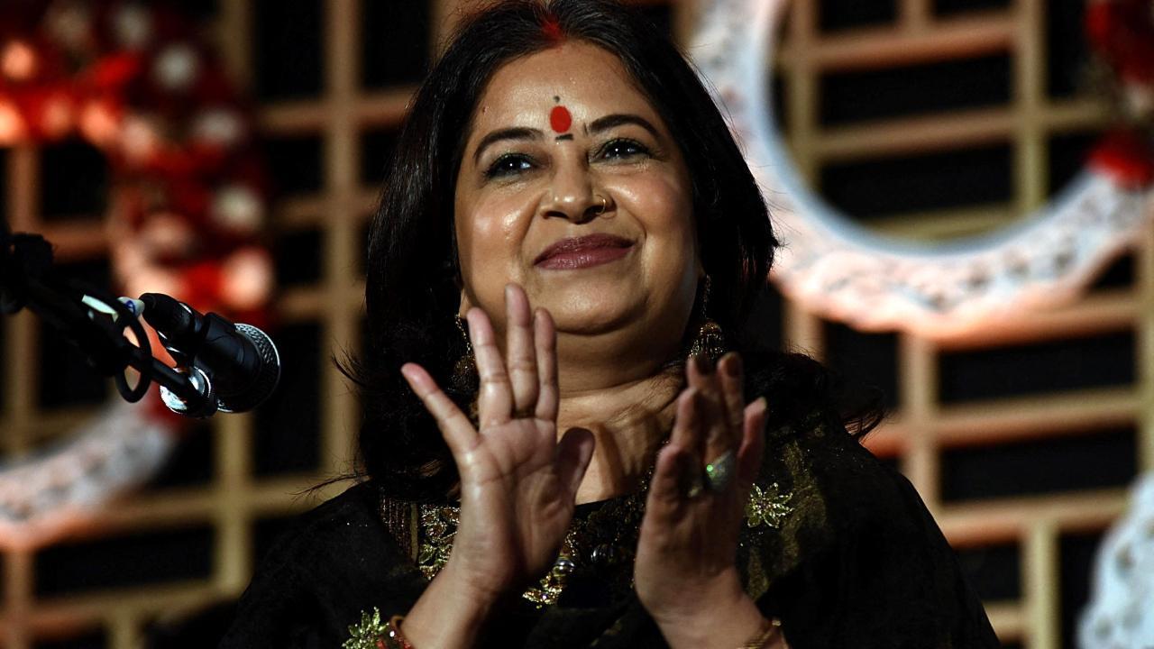 Annoyed Rekha Bhardwaj pauses her Bhopal show after being interrupted
