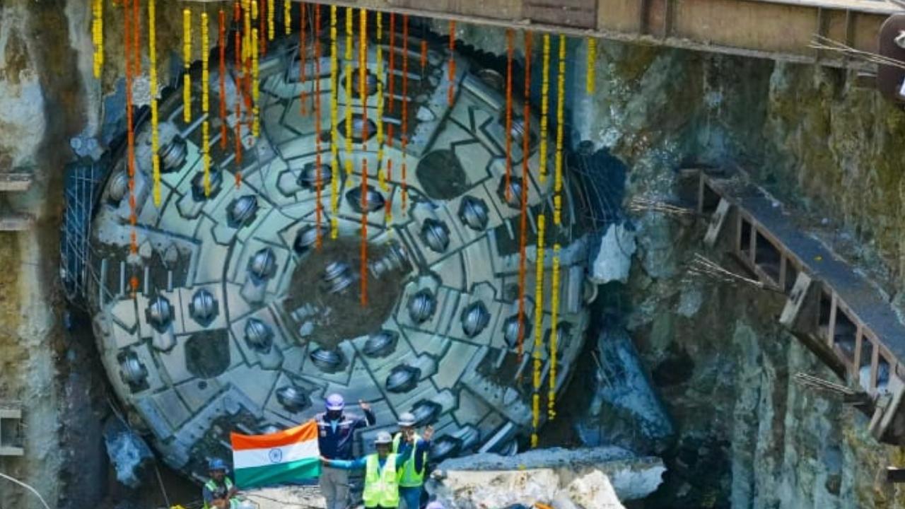 The TBM for Metro Line 7A achieved its breakthrough after successfully completed the first underground tunnel in Mumbai’s metro network by the MMRDA, Sanjay Mukherjee, Metropolitan Commissioner said