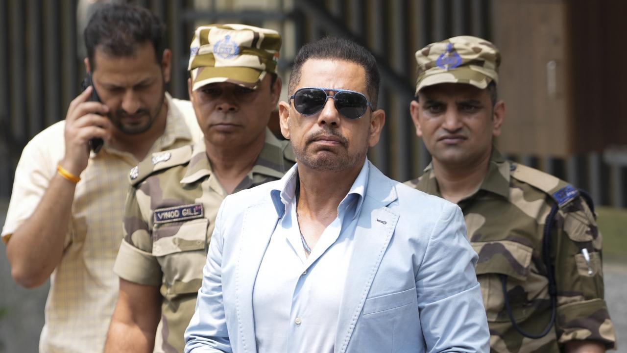 IN PHOTOS: ED questions Robert Vadra for five hours on second day