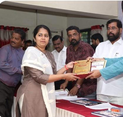 During the Covid-19 pandemic, Dr Gore gathered over 100 doctors, trained them and helped Thane Municipal Corporation during the tough times. While being a doctor, she has also actively started an orphanage to help homeless orphans to give them the chance to have a bright future
