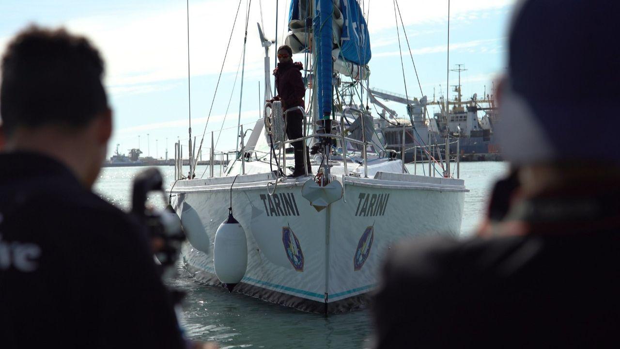 The vessel and its crew received a warm welcome from Ms Ruby Jaspreet, Consul General of India in Cape Town, Rear Admiral (JG) Lisa Hendricks, Chief of Staff of the South African Navy Fleet, and Captain Atul Sapahia, Defence Adviser of India in Pretoria