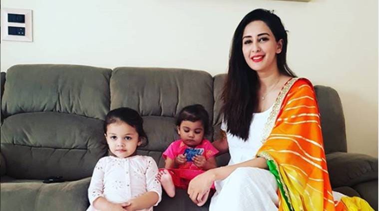 Chahat Khanna, known for her roles in Bade Achhe Lagte Hain and Qubool Hai, was married to Farhan Mirza, but they divorced after a few years. Chahat later married a second time to an entrepreneur, but that marriage ended in separation as well. She is now a single mother to two daughters — Zohara and Amaira
