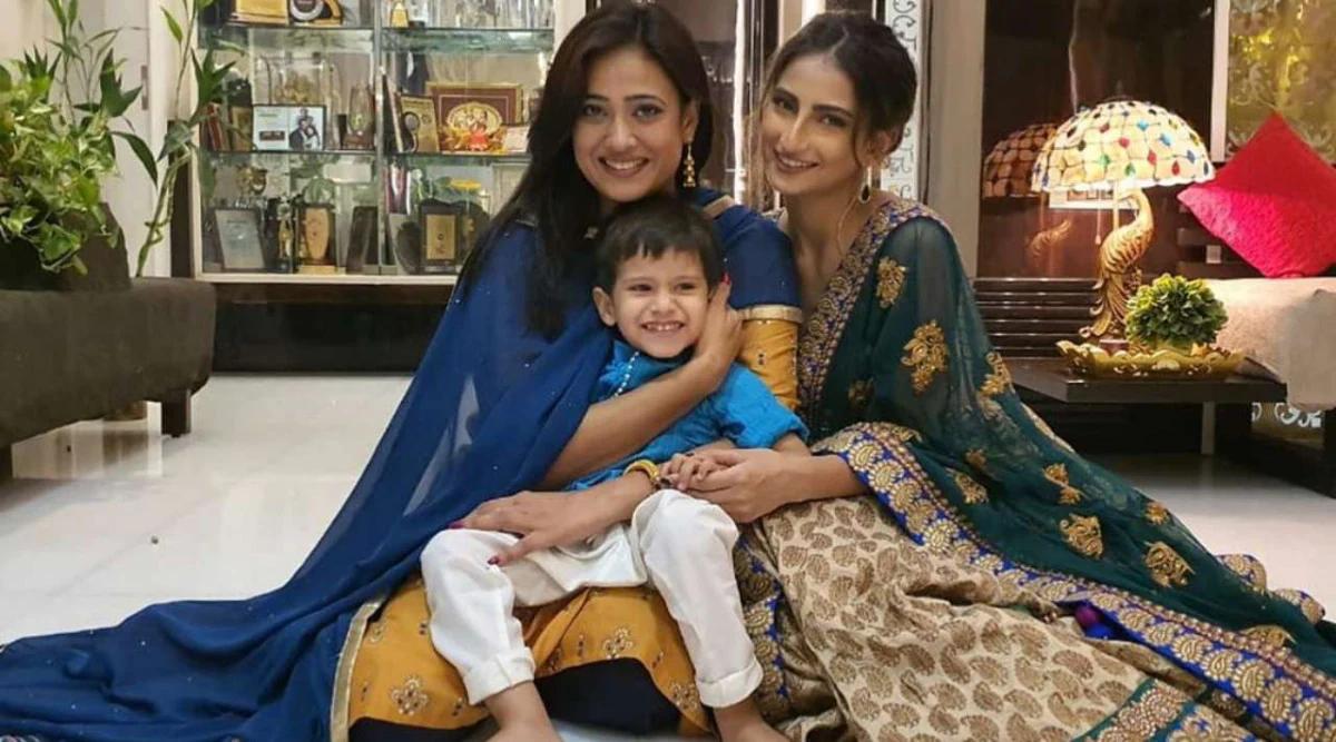 Shweta Tiwari married Raja Chaudhary in 1998 and has a daughter, Palak, now an actress. She filed for a divorce in 2007 after nine years of marriage citing Raja's alcoholism and domestic violence. She later married Abhinav Kohli and has a son Reyansh. They separated in 2019 after Shweta alleged domestic abuse