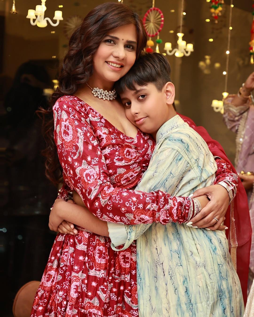 Daljeet Kaur, recognised for her role in Iss Pyaar Ko Kya Naam Doon, was married to actor Shaleen Bhanot. After facing personal issues and challenges in their marriage, they decided to divorce. Daljeet is now a single mother to her son, Jaydon