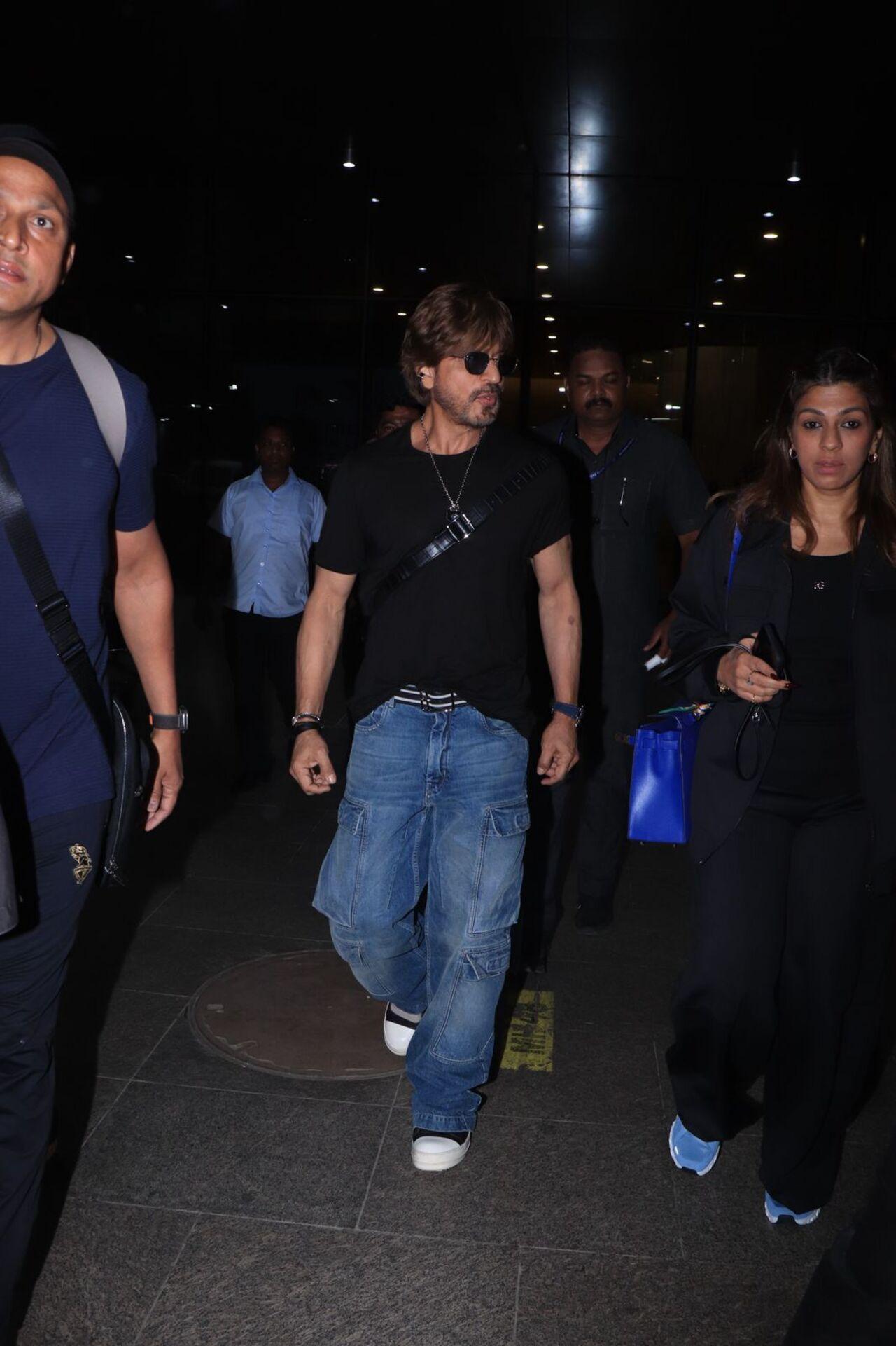 Bollywood superstar Shah Rukh Khan commanded attention with his stylish look at the airport. 