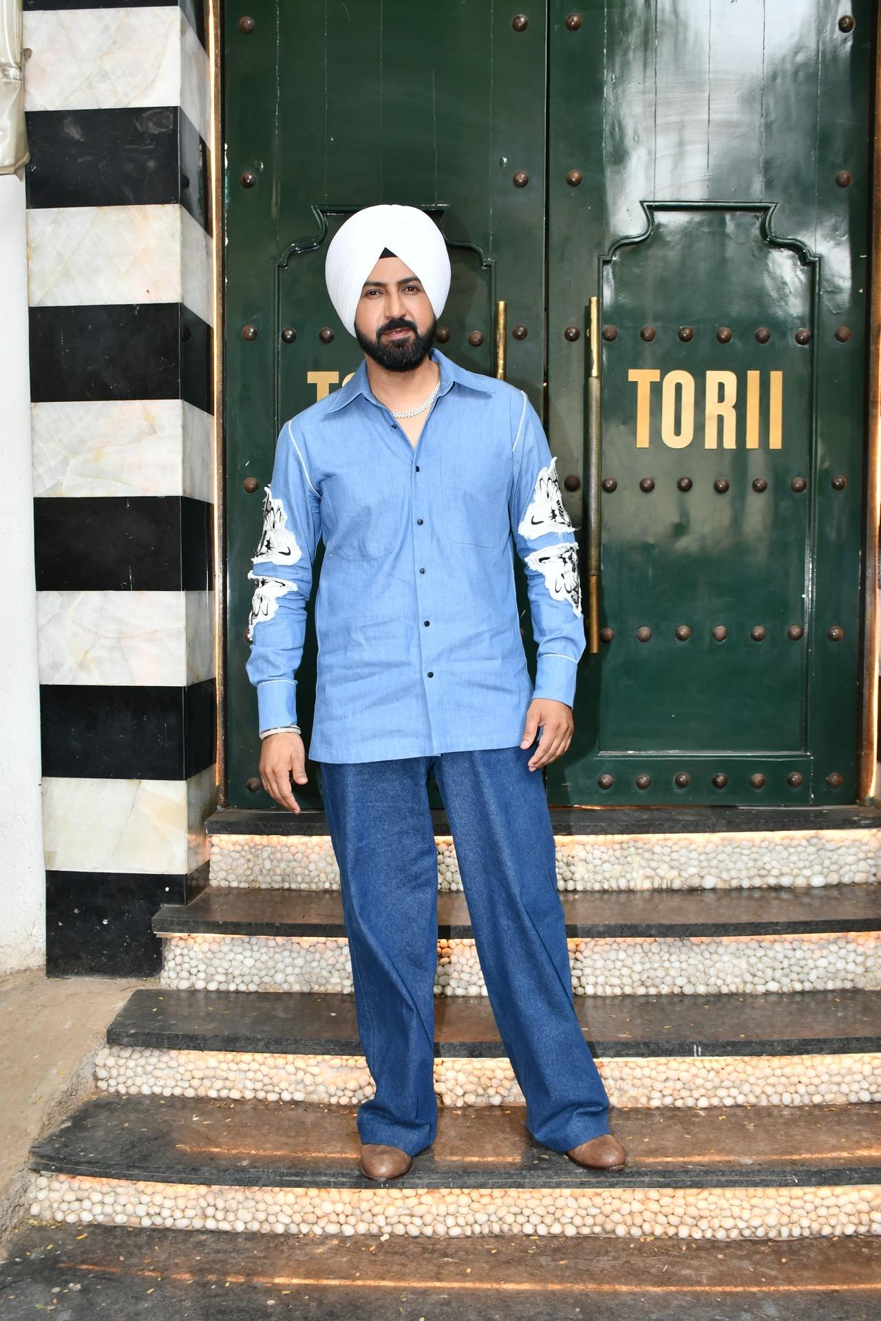 He was accompanied by Punjabi superstar Gippy Grewal. 
