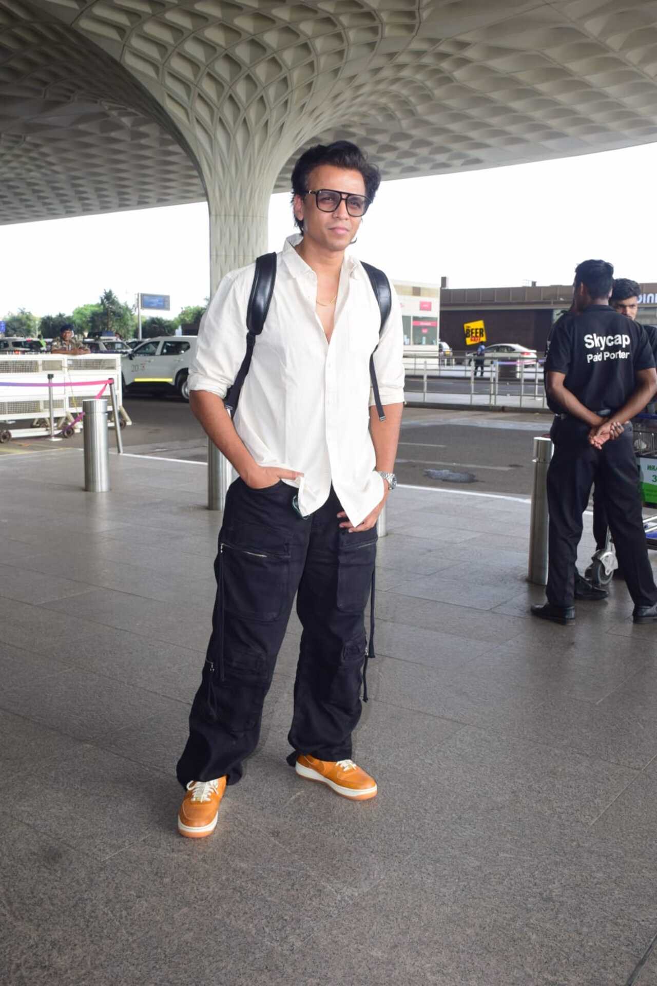 Singer Abhijeet Sawant spotted at the airport