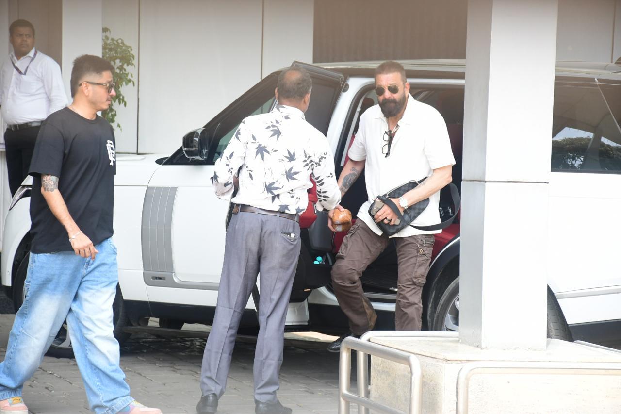 Sanjay Dutt spotted at Kalina airport in Mumbai