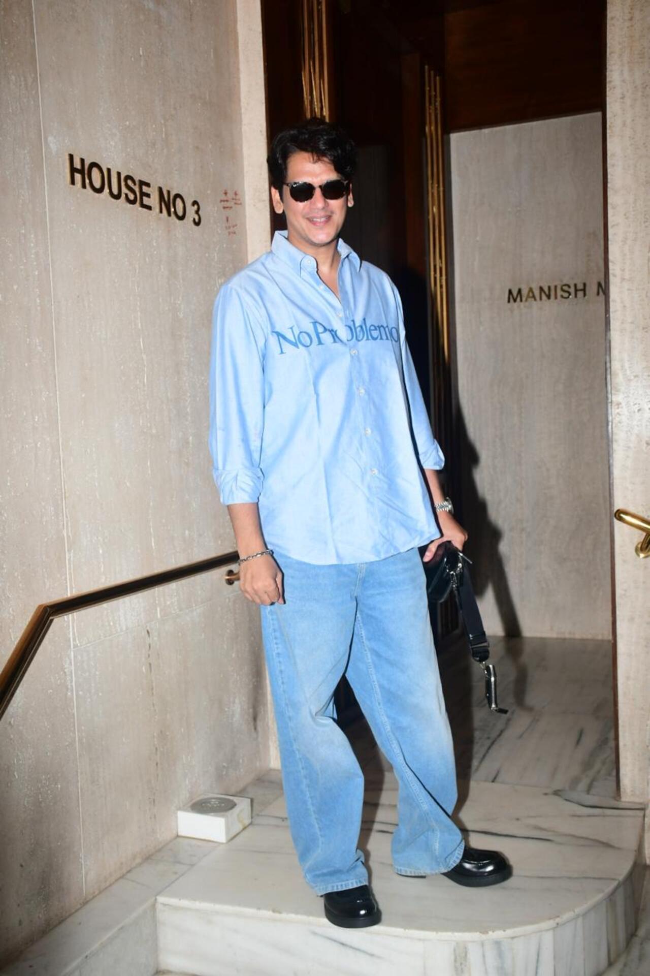 Vijay Varma was seen in a casual yet cool look as he got papped at designer Manish Malhotra's residence. Vijay will be seen in Malhotra's upcoming production