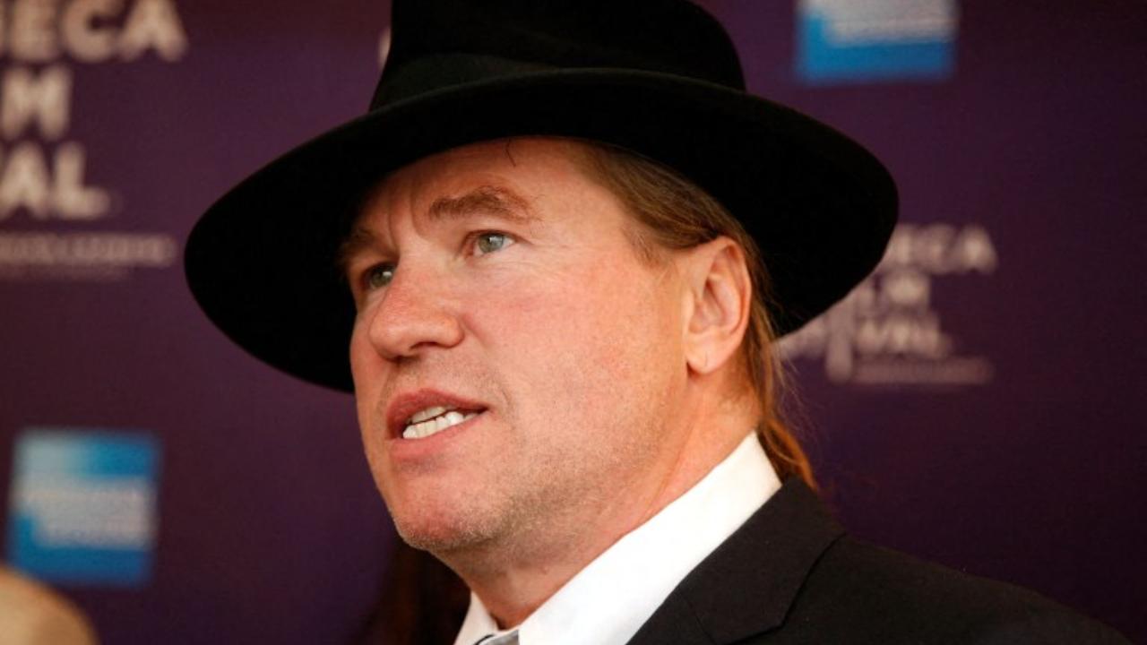 Batman Forever star Val Kilmer passed away in Los Angeles on Tuesday after suffering from pneumonia. Val was diagnosed with throat cancer in 2014 but later recovered. Read more