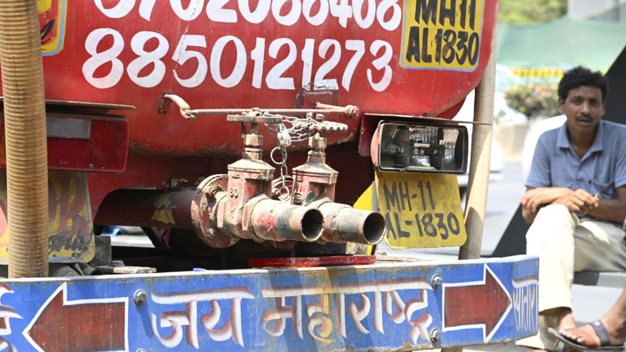 Mumbai's suburban district guardian minister Ashish Shelar had also raised concerns on behalf of the tanker operators. In a letter to the Jal Shakti Ministry, he urged that action not be taken against private well owners