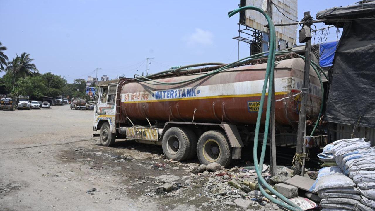 The association, which operates approximately 1,800 registered tankers with capacities ranging from 500 to 20,000 litres supplies nearly 350 million litres per day to residential and commercial zones across Mumbai. However, from Thursday, the entire fleet has gone off the roads