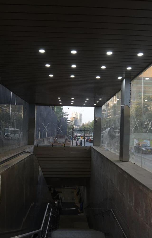 The Mumbai Metro Rail Corporation Limited (MMRCL) which is executing Colaba-Bandra-SEEPZ Metro Line 3 shared the first look of the Worli Metro Station