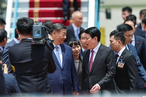 In a joint editorial with Vietnamese media, Xi emphasised that “there are no winners in a trade war,” advocating for a stable global trading system and open international cooperation. The visit also signifies China’s intent to strengthen its alliances with Southeast Asian nations, which have increasingly become crucial partners in its economic strategy.